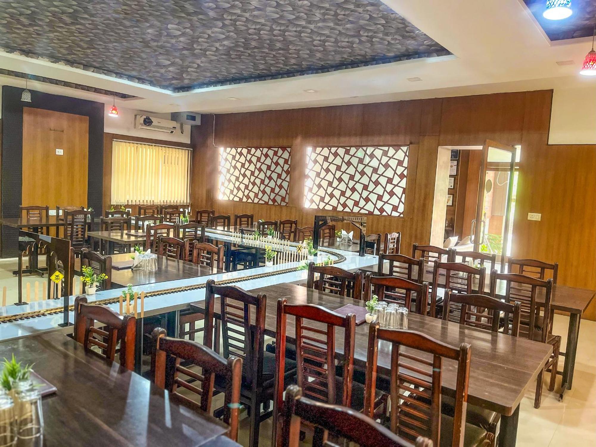 Narayans Leela Inn Udaipur Esterno foto