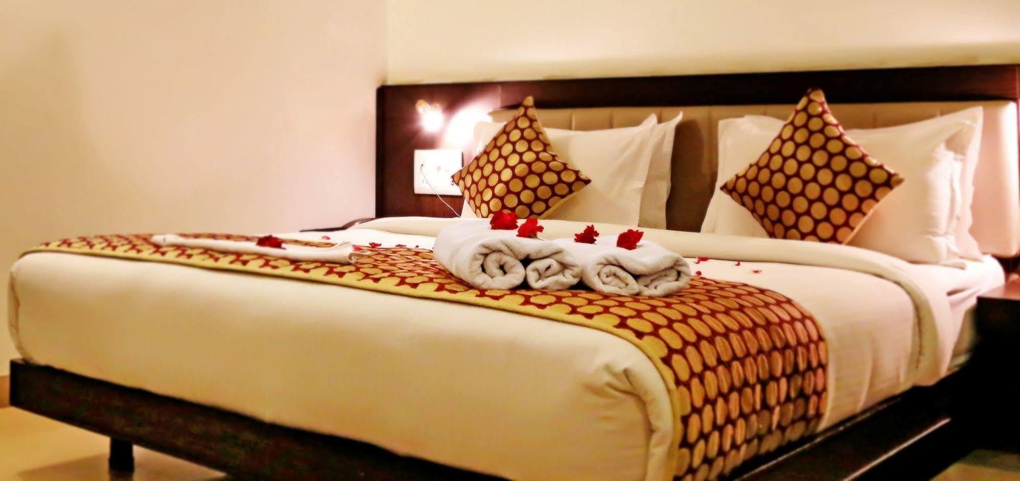 Narayans Leela Inn Udaipur Esterno foto