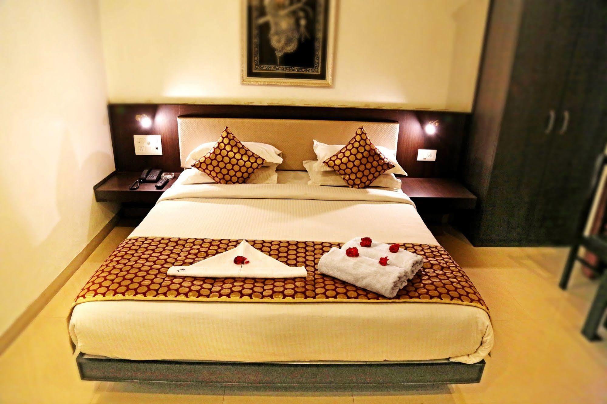 Narayans Leela Inn Udaipur Esterno foto